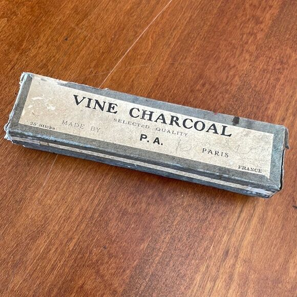Vintage Artist Box of Vine Charcoal Made in Paris - Picture 1 of 7